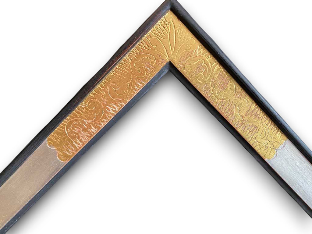 angle gravé or fin milieu or blanc filets noirs